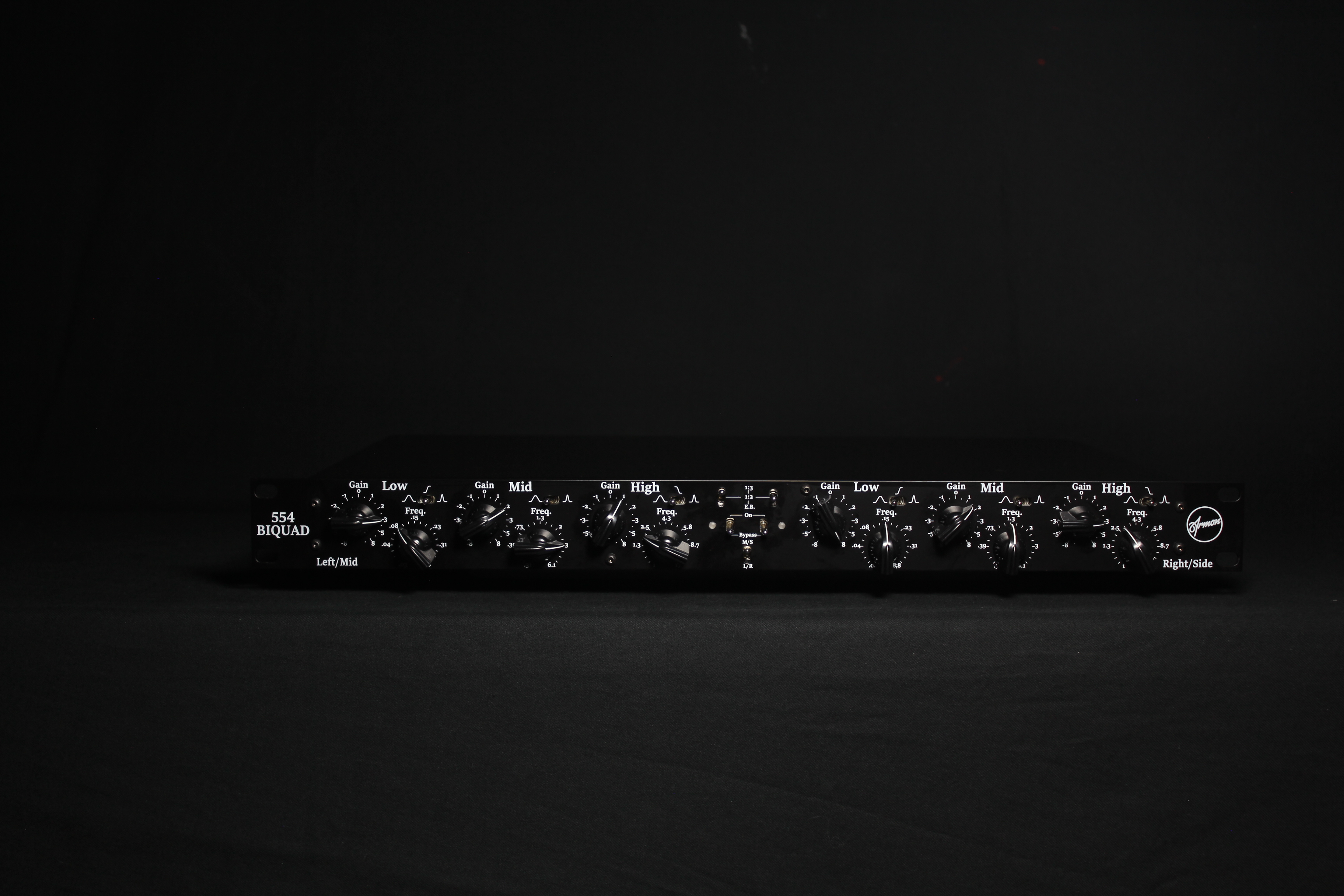 Front of the Armon 554 Biquad in low light: Left/Mid and Right/Side channels with the central section